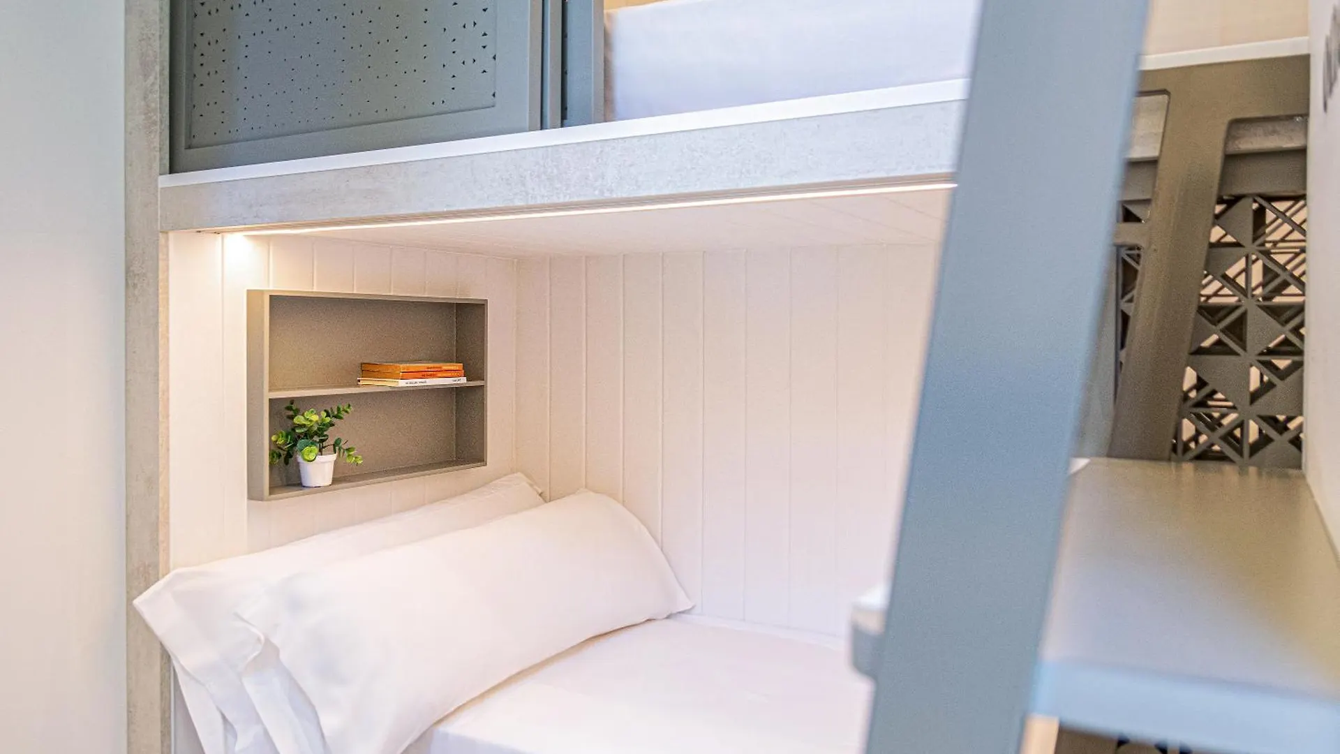 Coeo Pod Hostel Beatas Málaga